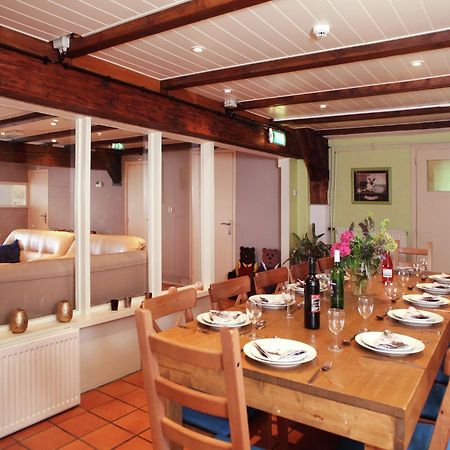 Quaint Farmhouse Near River In Oosterwijk 莱尔丹 外观 照片