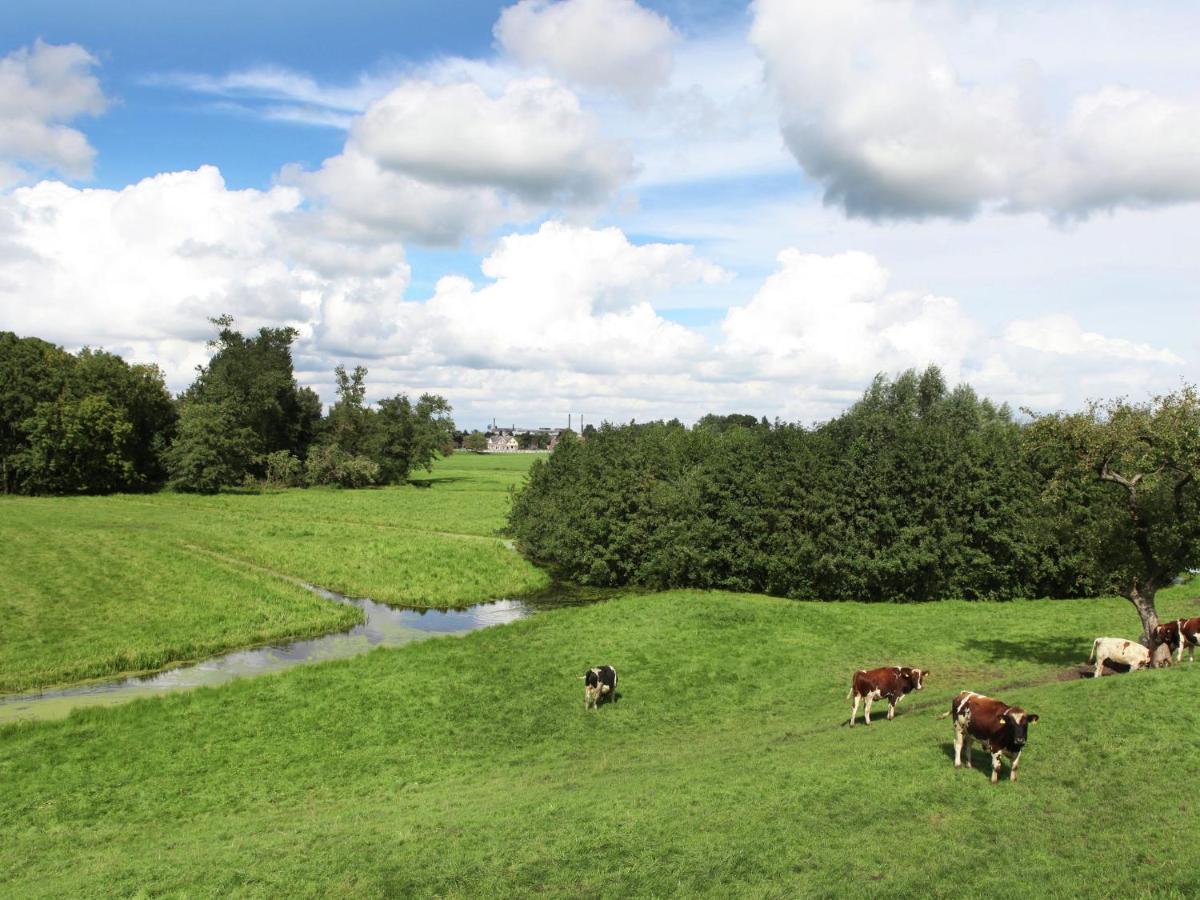 Quaint Farmhouse Near River In Oosterwijk 莱尔丹 外观 照片