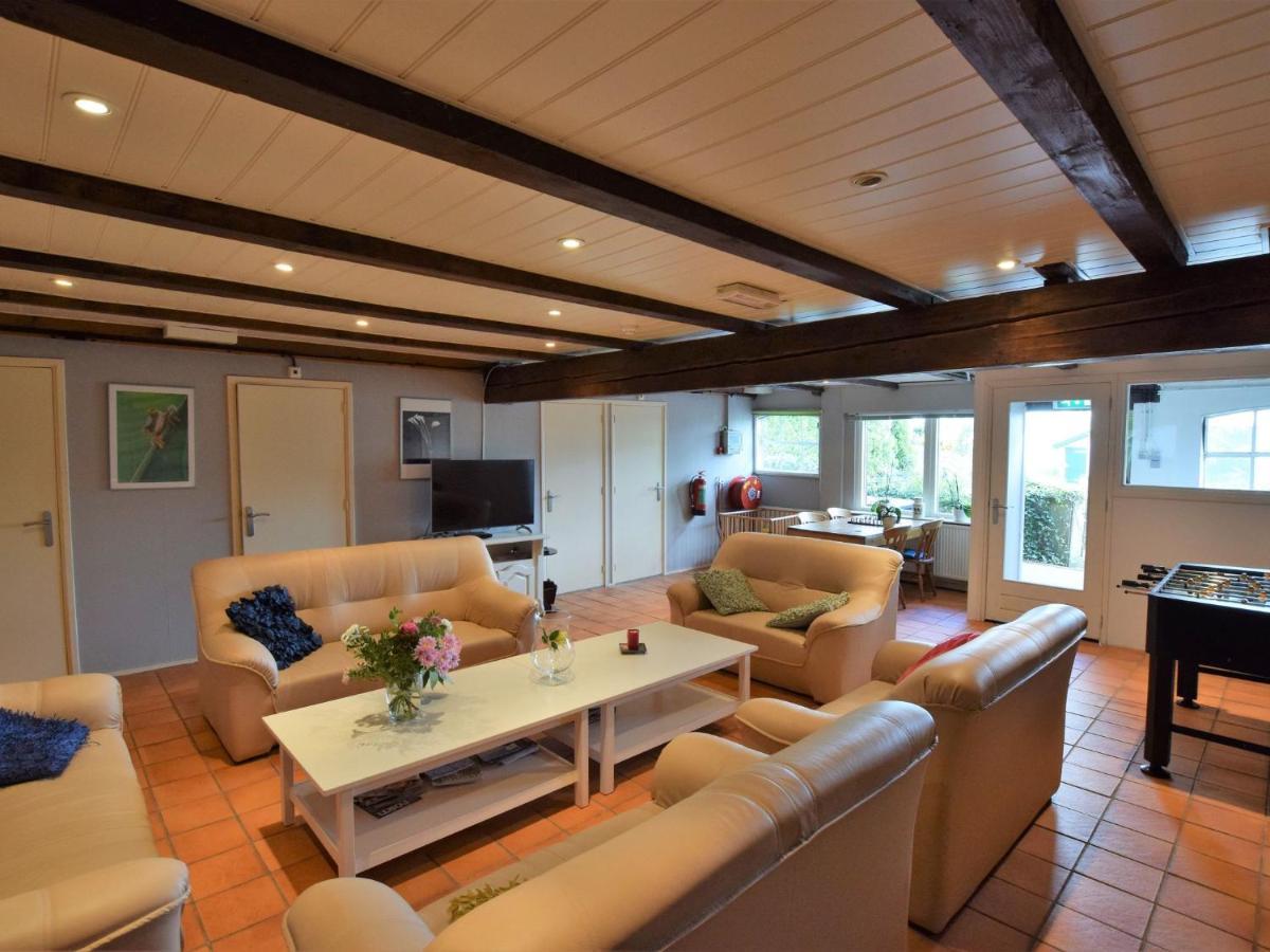 Quaint Farmhouse Near River In Oosterwijk 莱尔丹 外观 照片