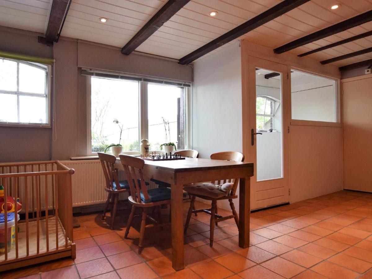 Quaint Farmhouse Near River In Oosterwijk 莱尔丹 外观 照片