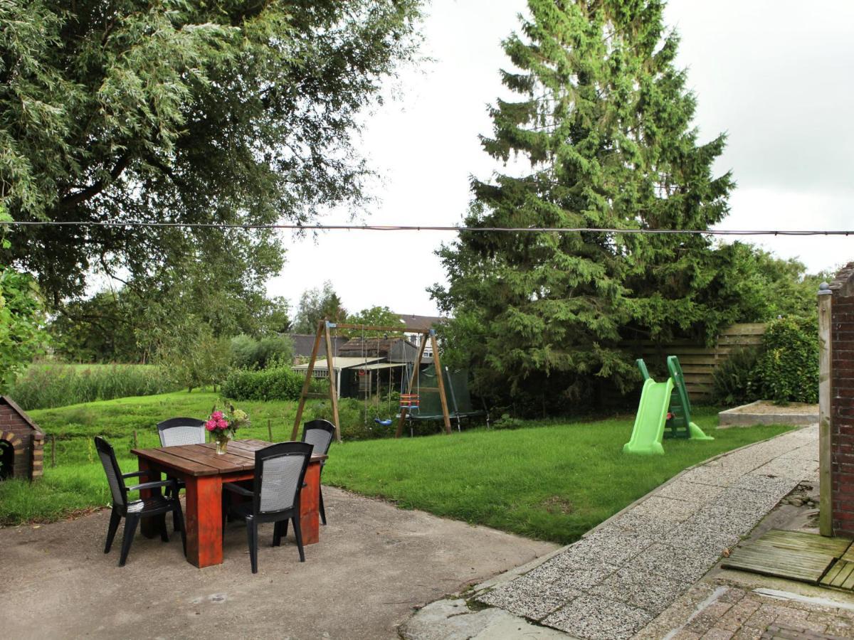 Quaint Farmhouse Near River In Oosterwijk 莱尔丹 外观 照片