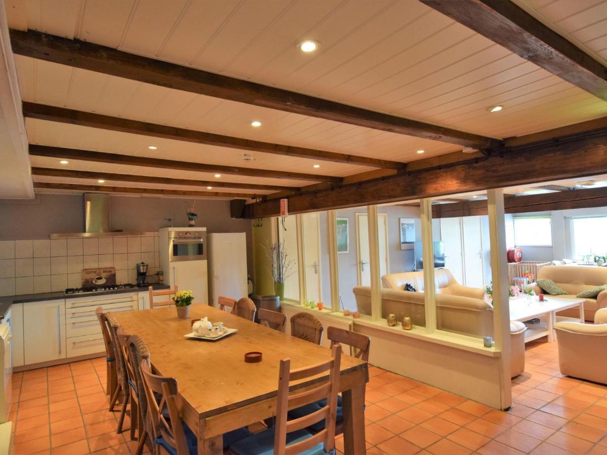 Quaint Farmhouse Near River In Oosterwijk 莱尔丹 外观 照片