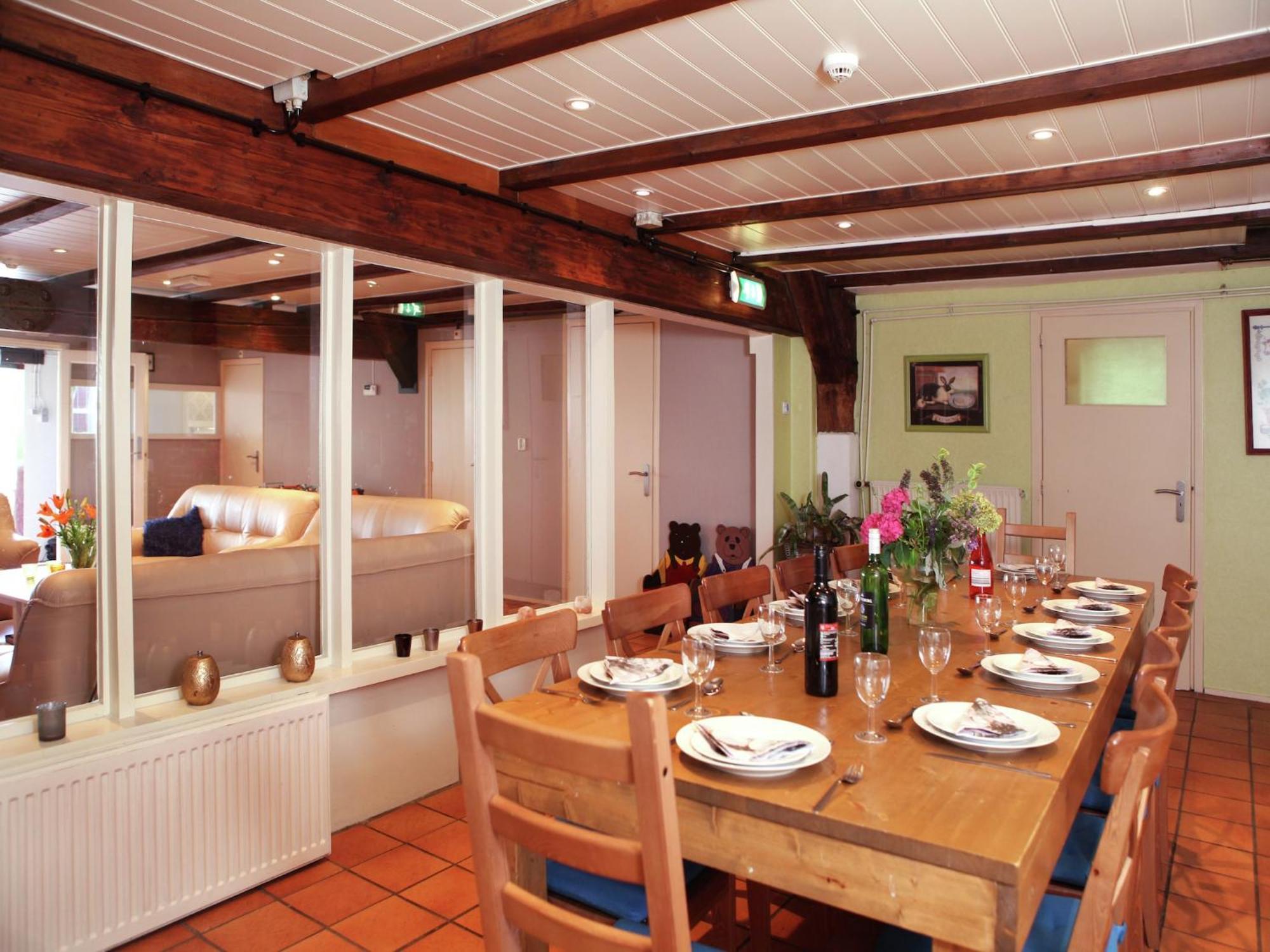Quaint Farmhouse Near River In Oosterwijk 莱尔丹 外观 照片